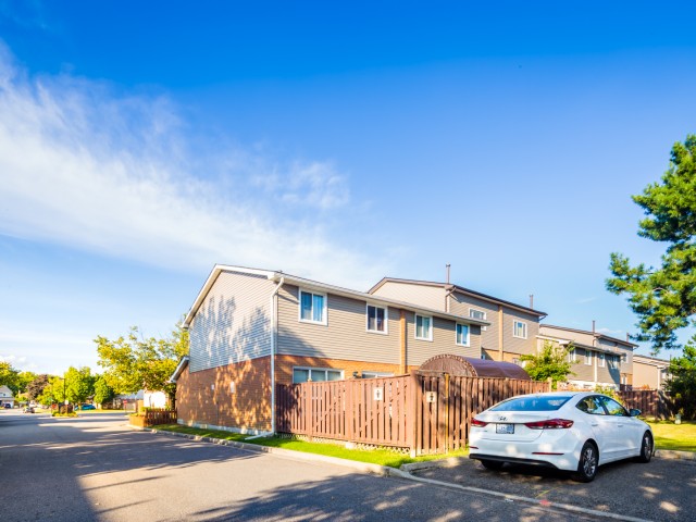 1-50 Carisbrooke Court Townhouses