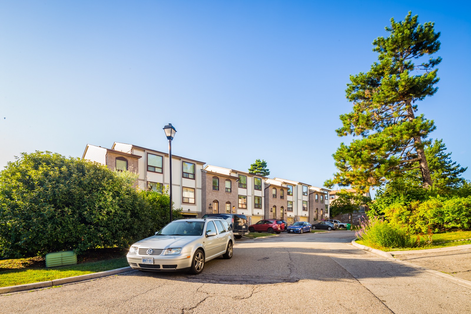 22 Mcmullen Crescent Townhouses at 22 McMullen Crescent, Brampton 1