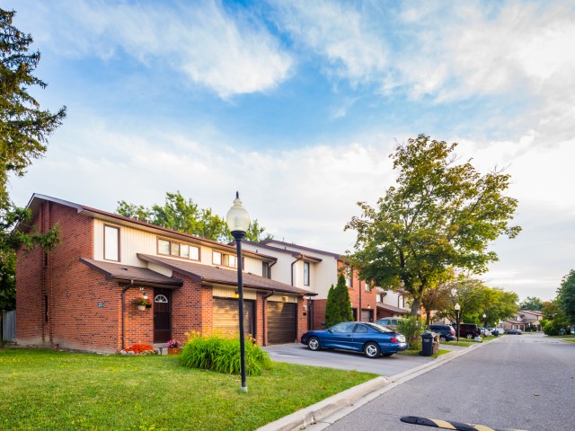 Dawson Crescent Townhouses