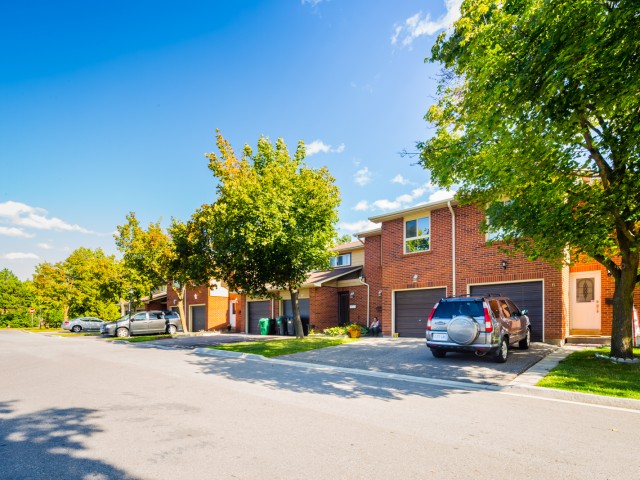 98 Foster Crescent Townhouses