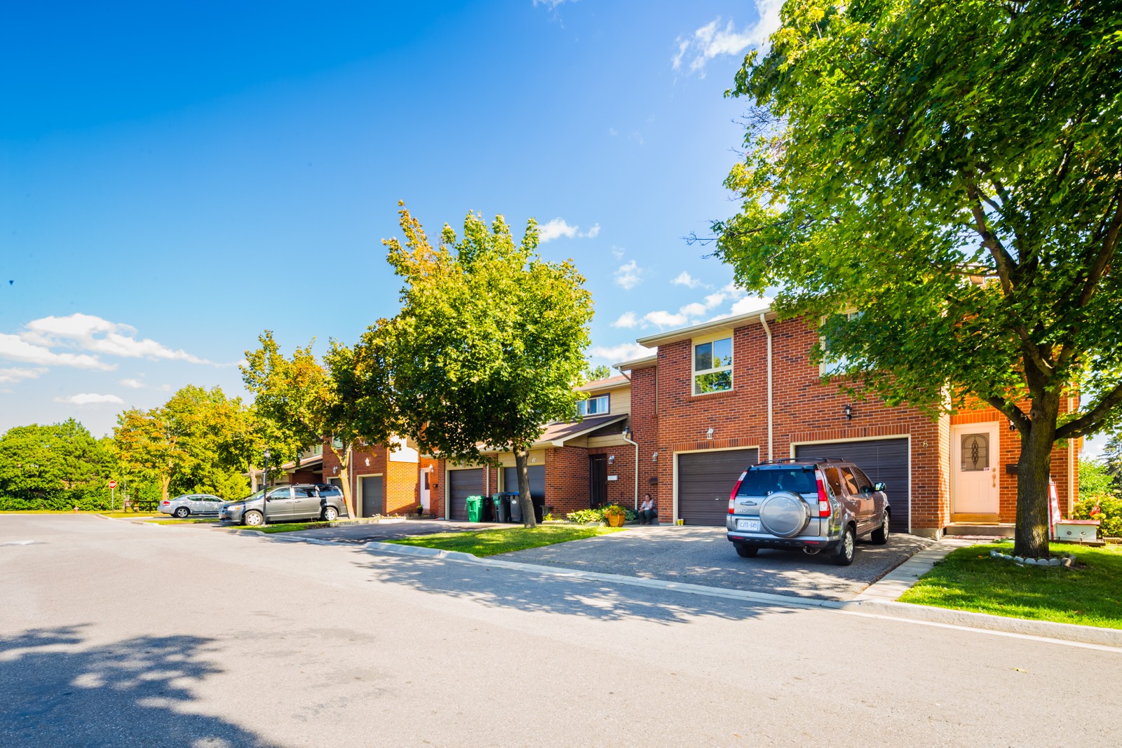 98 Foster Crescent Townhouses at 2 Foster Crescent, Brampton 0