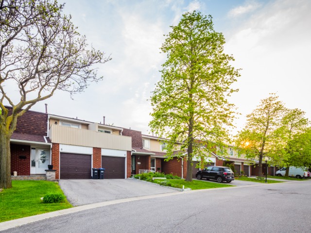 345 Meadows Townhouses photo