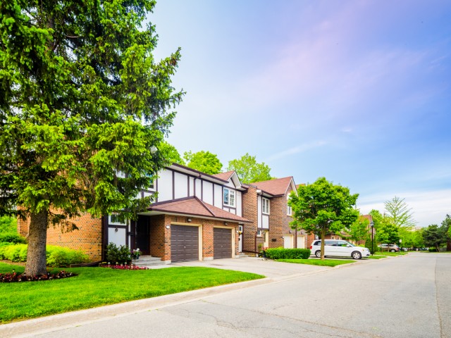 2120 Rathburn Road Townhouses