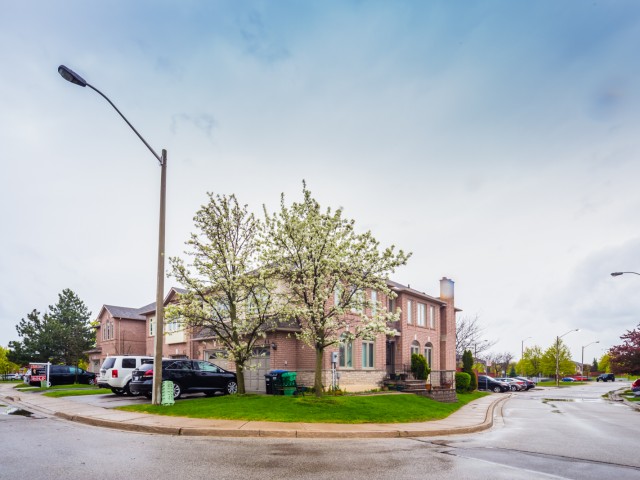 1285 Bristol Road Townhouses photo