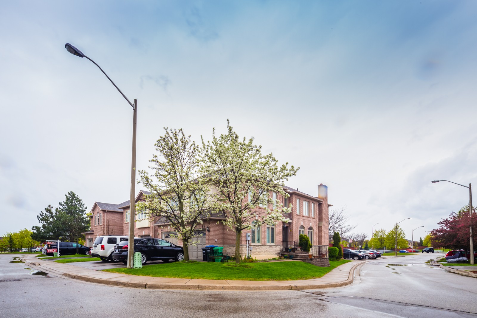 1285 Bristol Road Townhouses at 1285 Bristol Rd W, Mississauga 0