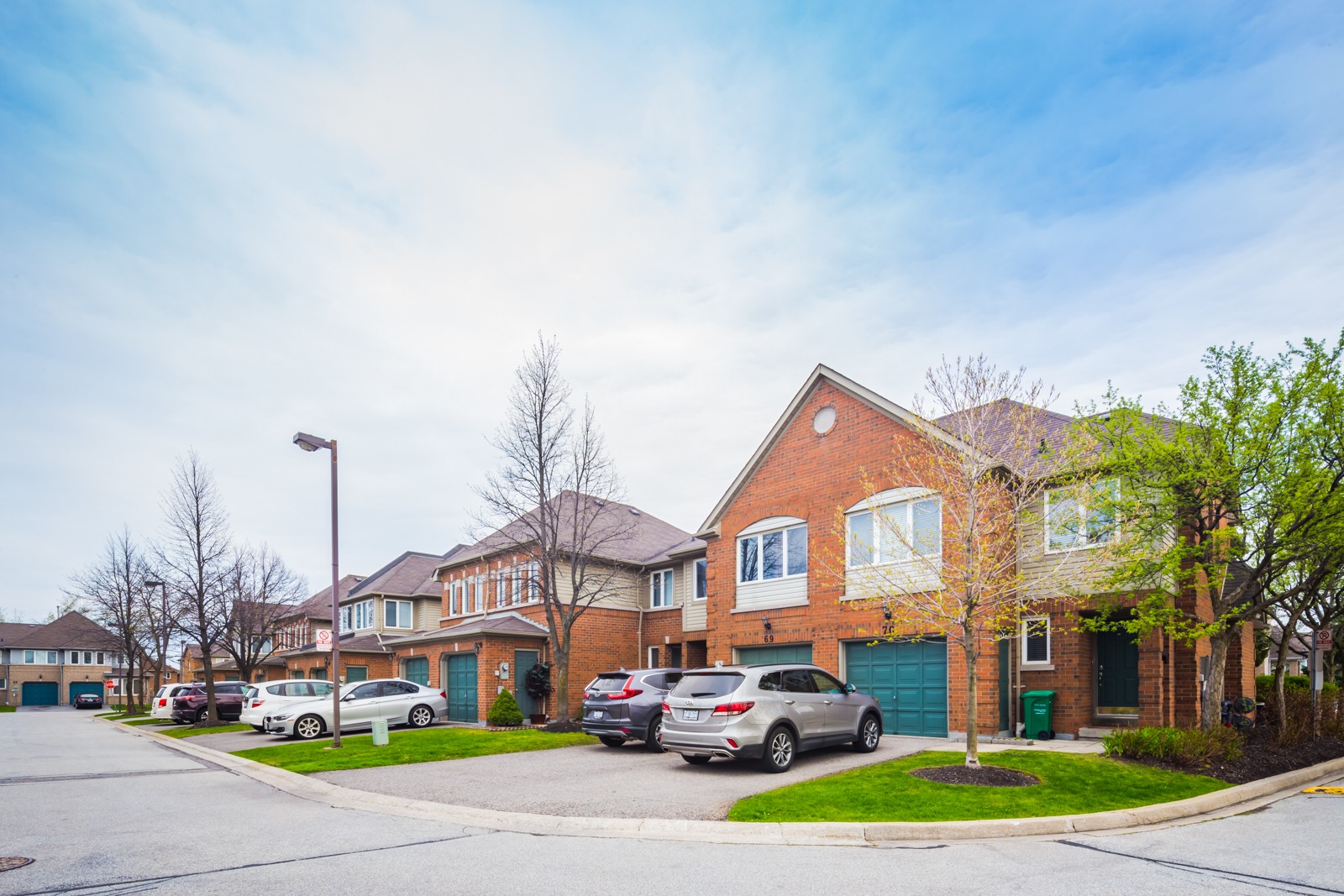 Thomas Grove I at 2550 Thomas St, Mississauga 0