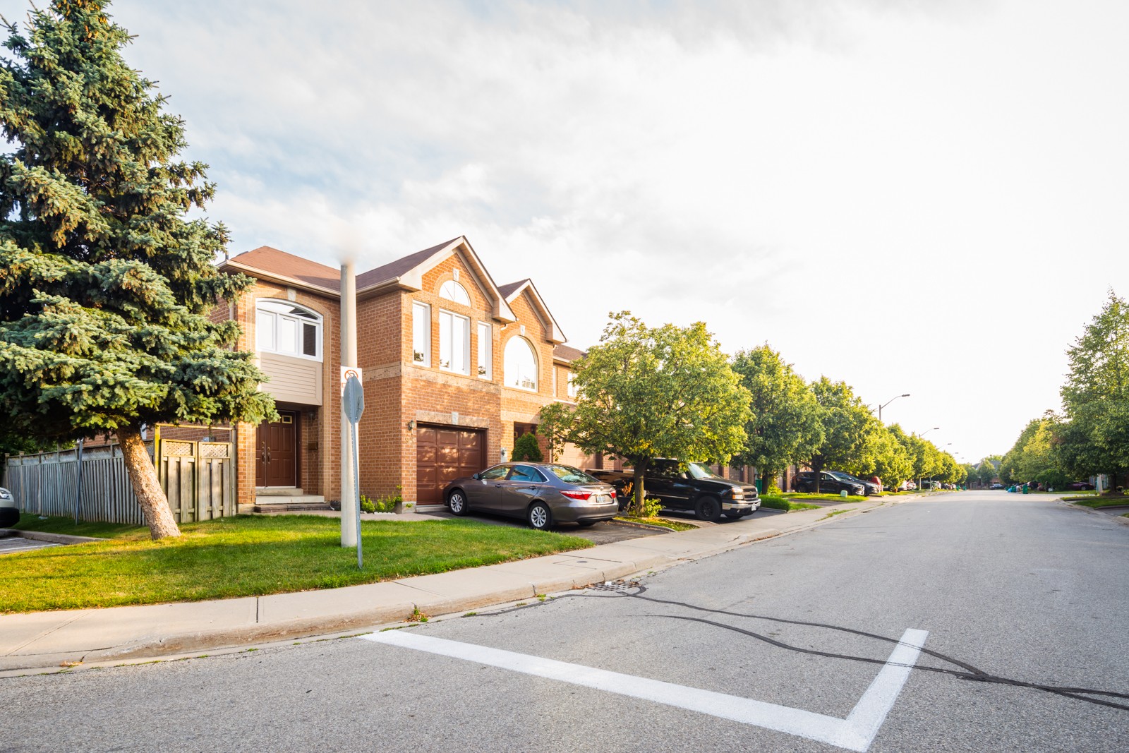 90 Gilgorm Rd Townhouses at 90 Gilgorm Rd, Brampton 1