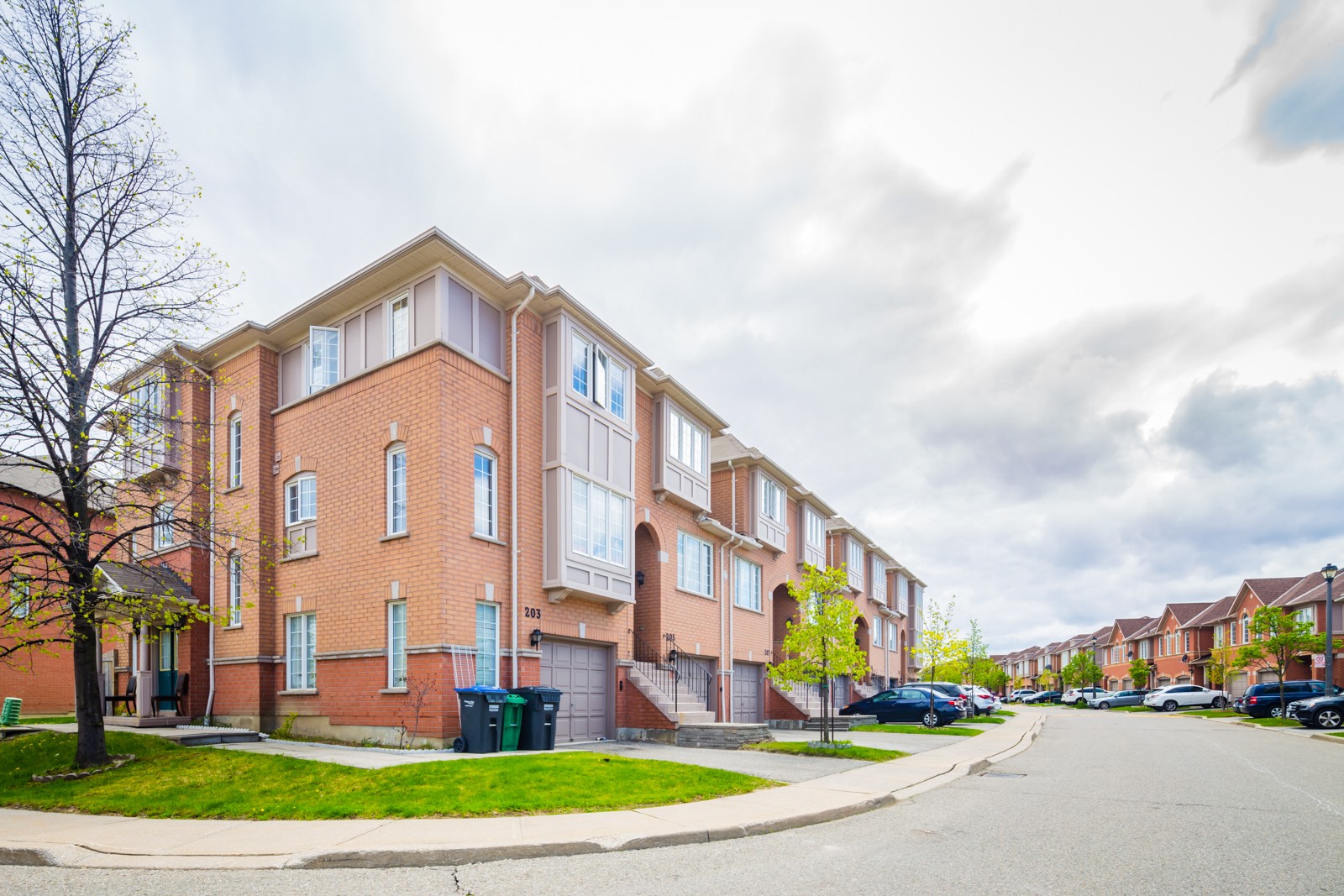 5030 Heatherleigh Ave Townhouses at 5030 Heatherleigh Ave, Mississauga 1