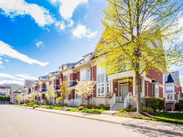 126 Waterside Dr Townhouses
