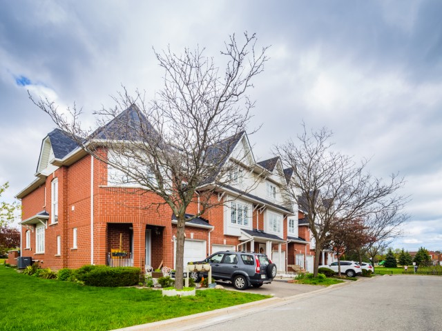1588 South Parade Crt Townhouses