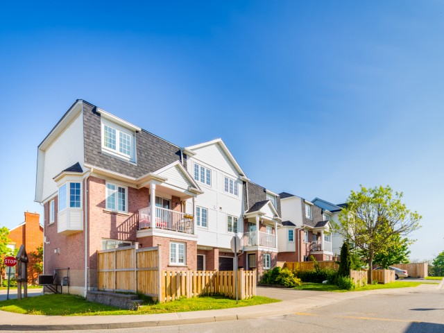 6830 Meadowvale Town Centre Townhouses photo