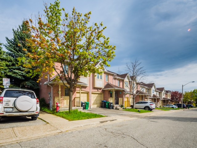 4920 Rathkeale Rd Townhouses photo