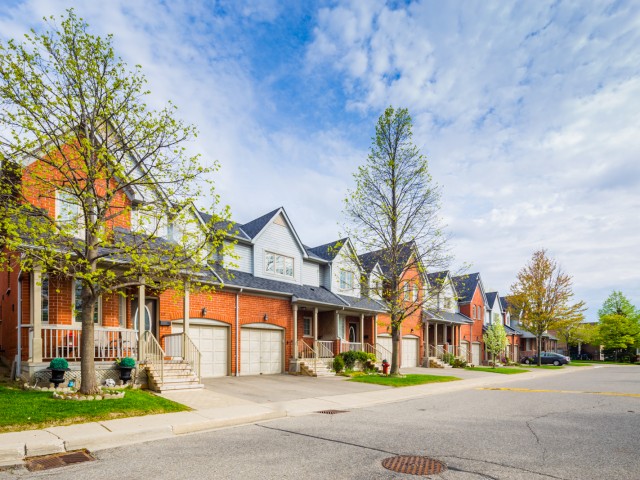 5223 Fairford Cres Townhouses photo