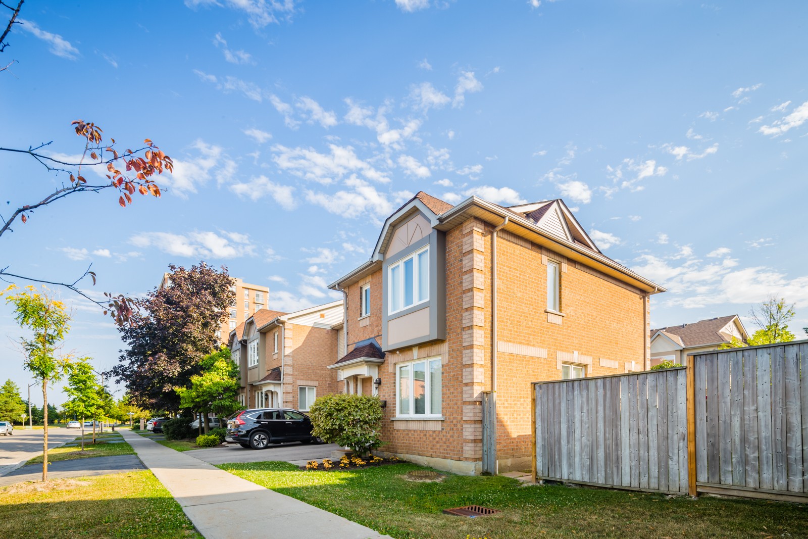 1242 Parkwest Townhouses at 1241 Parkwest Pl, Mississauga 1