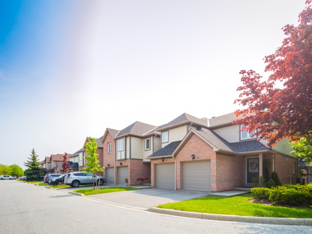 5255 Guildwood Way Townhouses