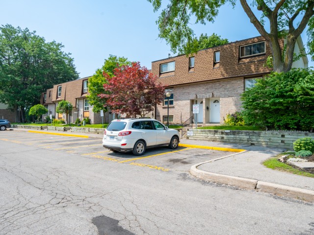 Briarwood Square photo