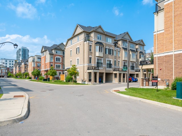 2554 Rosedrop Path Townhouses photo
