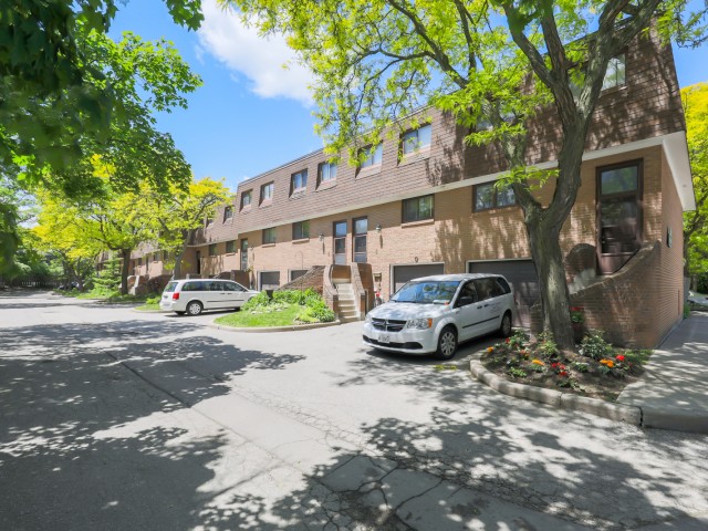 100 Henderson Avenue Townhouses photo