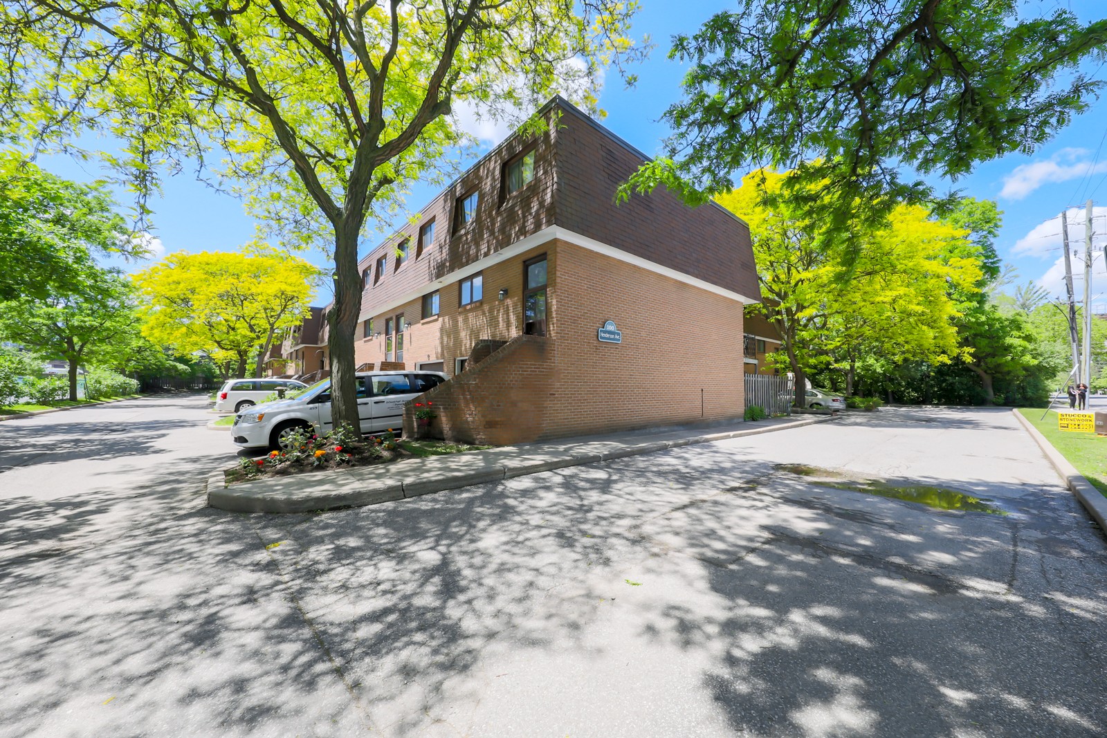 100 Henderson Avenue Townhouses at 100 Henderson Ave, Markham 1