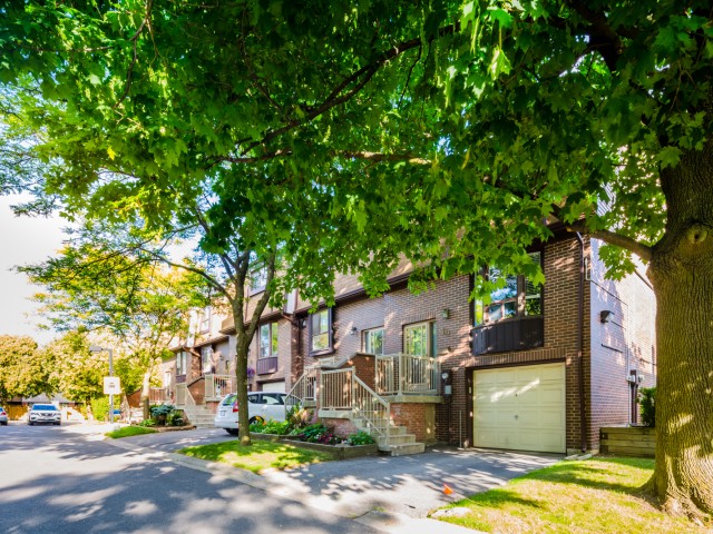 11 Plaisance Road Townhouses hero image