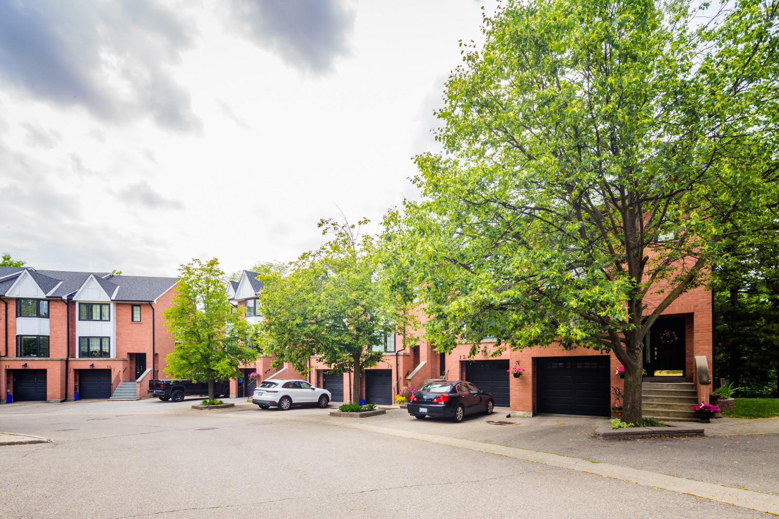 8050 Islington Ave Townhouses at 8050 Islington Ave, Vaughan 1