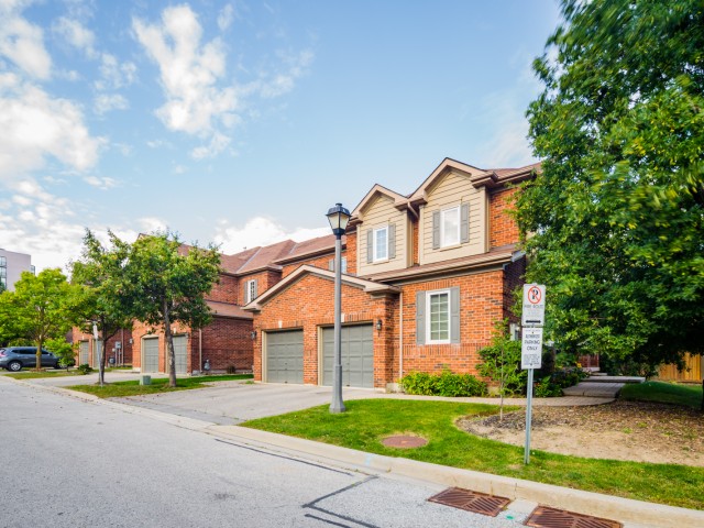 2 Mary Gapper Crescent Townhouses hero image