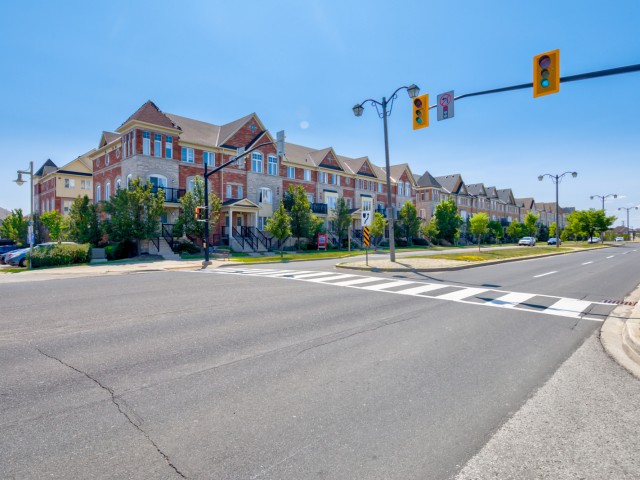 Bur Oak Town Villas