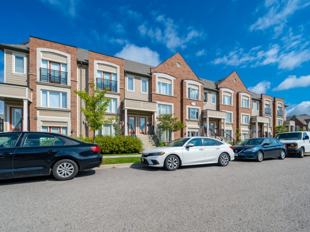 81 Burton Howard Townhouses photo