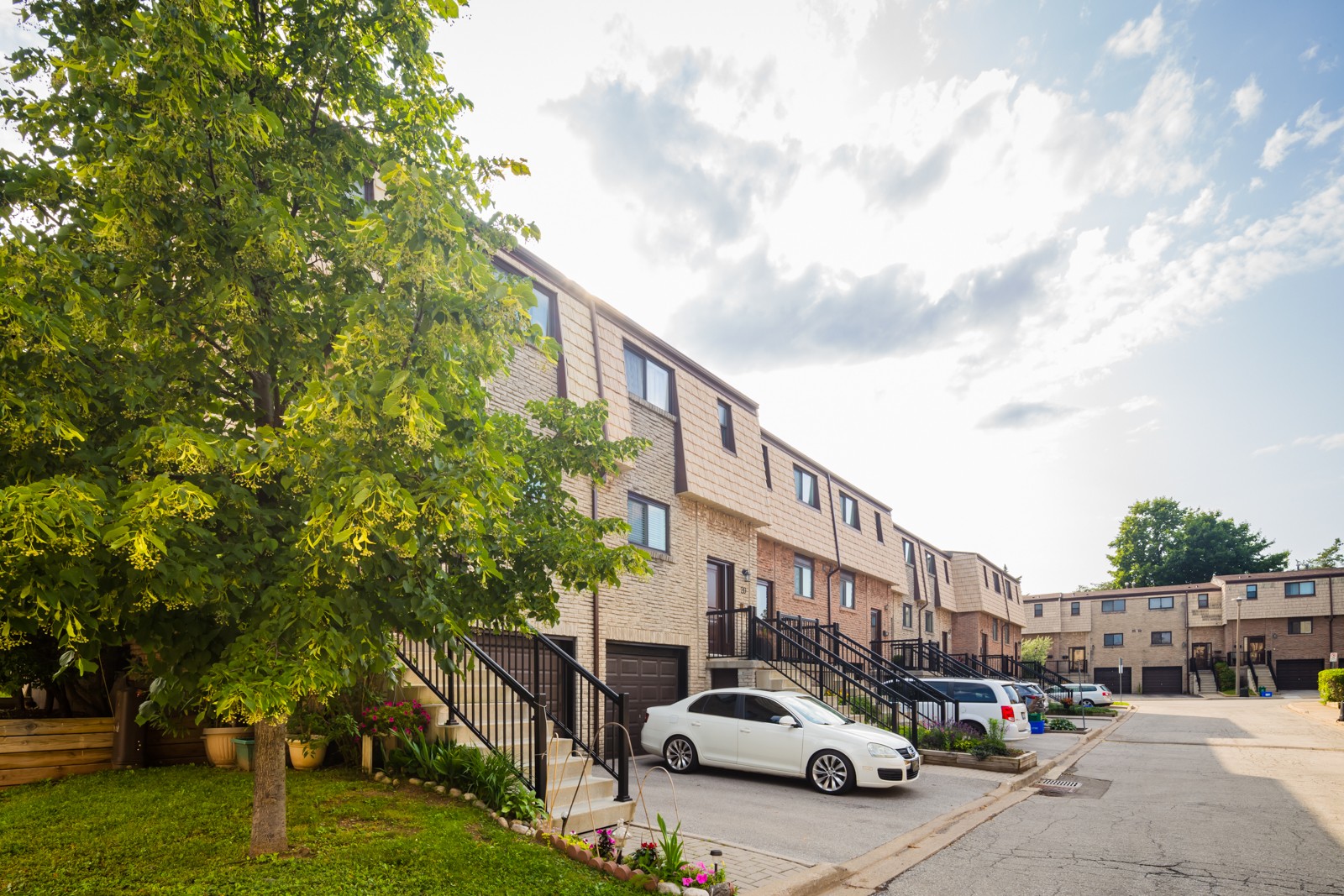 1512 Sixth Line Townhouses at 1536 Sixth Line, Oakville 1