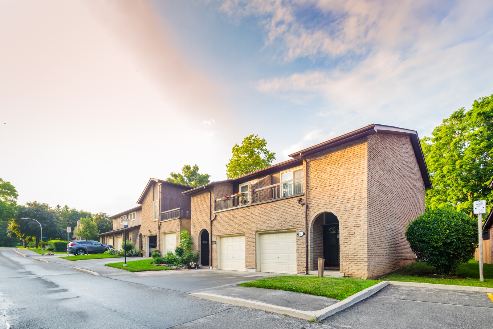 2301 Cavendish Dr Townhouses at 2301 Cavendish Dr, Burlington 1