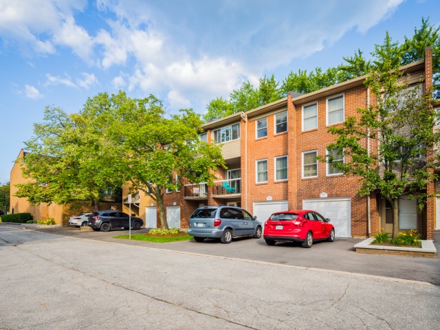 1320 Hampton St Townhouses