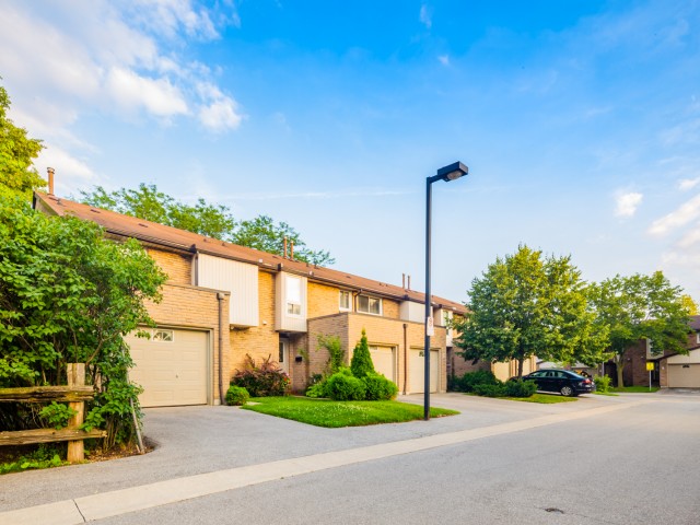 680 Regency Crt Townhouses