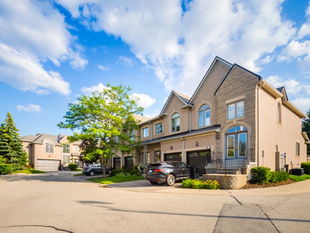 2250 Rockingham Dr Townhouses photo