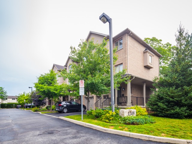 1248 Guelph Line Townhouses photo