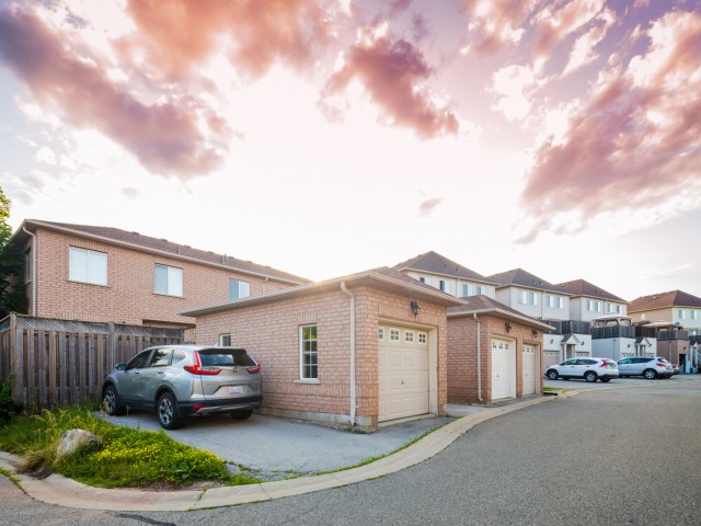 1489 Heritage Way Townhouses