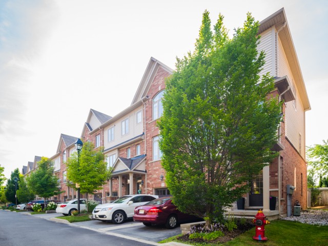 4165 Upper Middle Road Townhouses photo