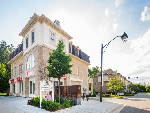 181 Plains Rd W Townhouses