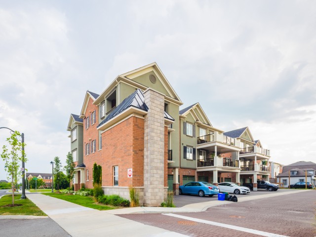 275 Roxton Rd Townhouses