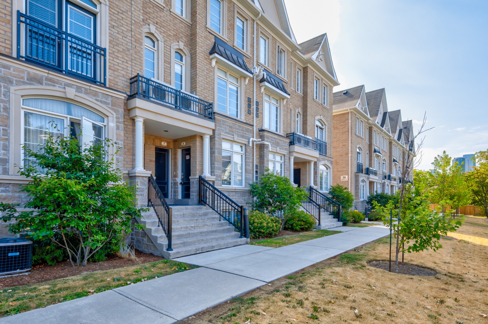 37 Drewry Ave 3739 Drewry Ave Townhouses 1 Townhouse for Sale & 1