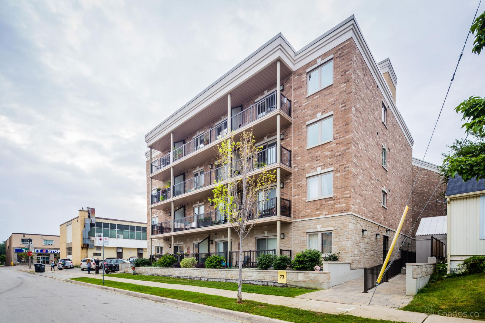 Princeton Manor Condos at 73 Washington Ave, Oakville 0