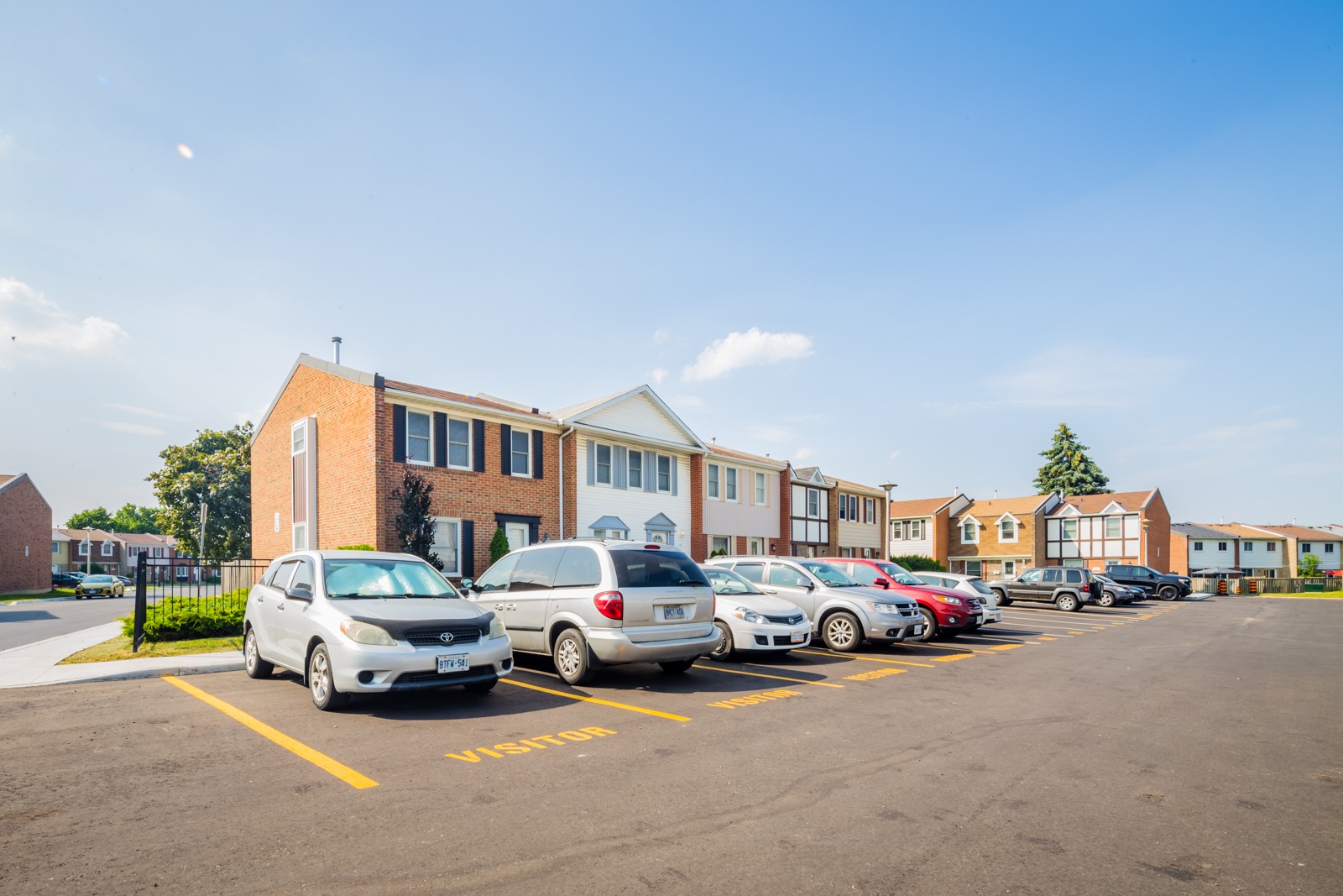 900 Central Park Drive Townhouses at 900 Central Park Dr, Brampton 1