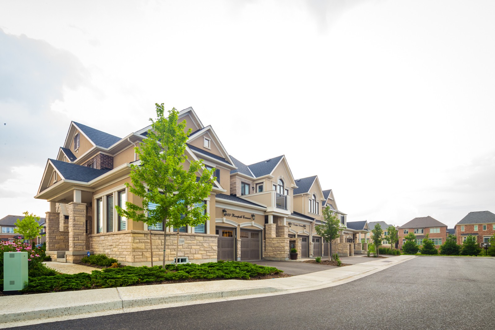 3169 Riverpath Common Townhomes at 3195 Carding Mill Trail, Oakville 1