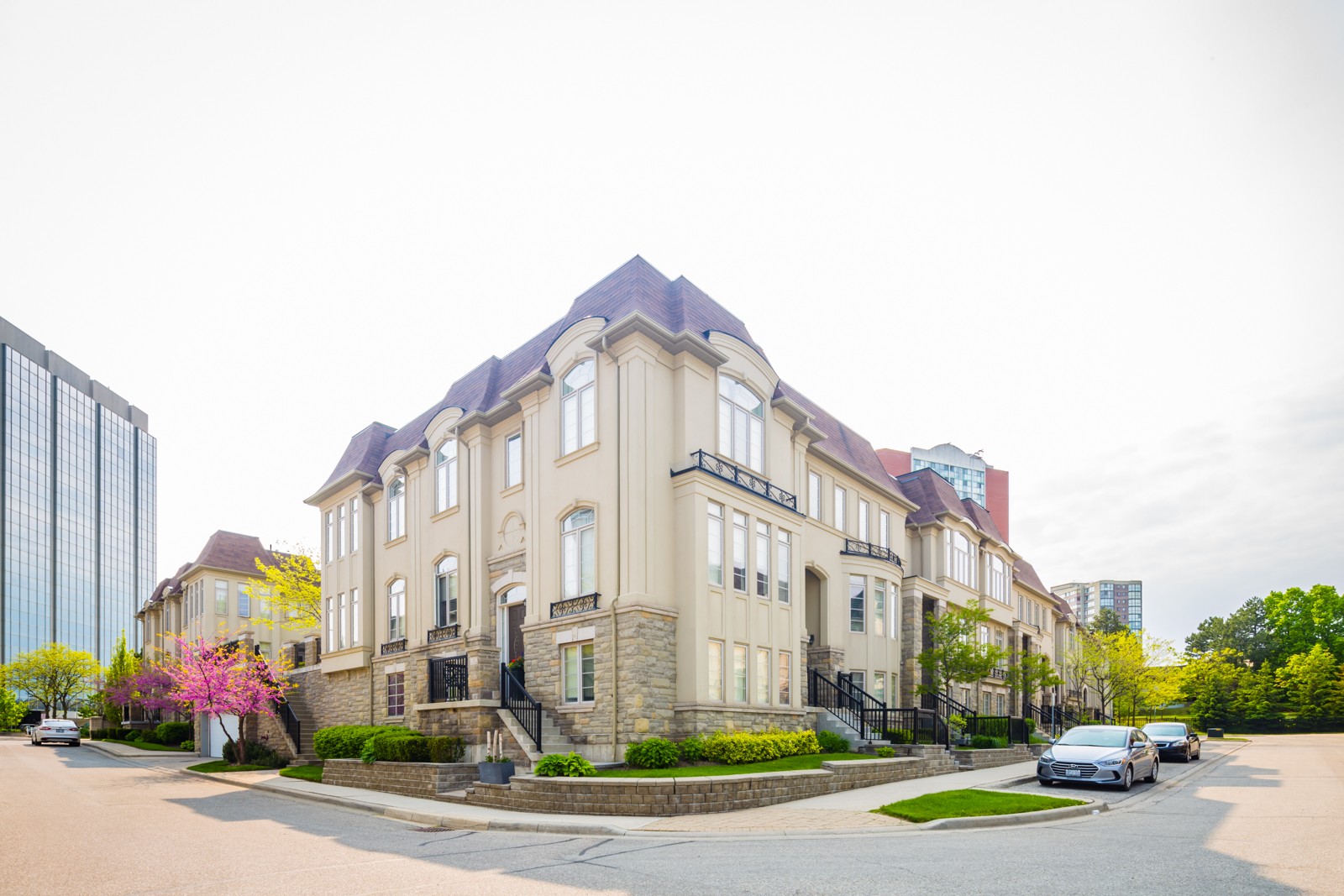The Mineola in Shipp Place at 4155 Shipp Dr, Mississauga 0
