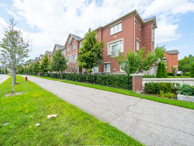 3215 Thomas Street Townhomes photo