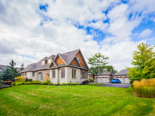3 Reddington Drive Townhouses hero image