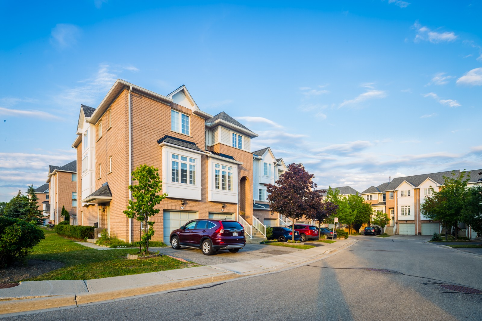 280 Hillcrest Avenue Townhouses at 280 Hillcrest Ave, Mississauga 1