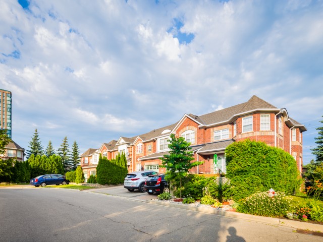 199 Hillcrest Avenue Townhouses