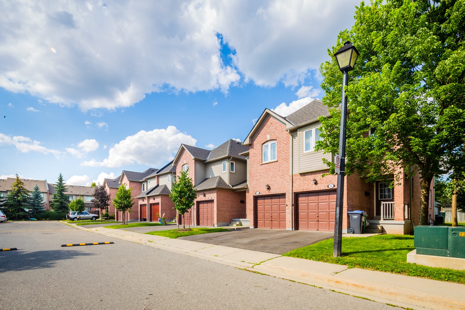 669-729 Four Winds Way Townhouses at 689 Four Winds Way, Mississauga 0