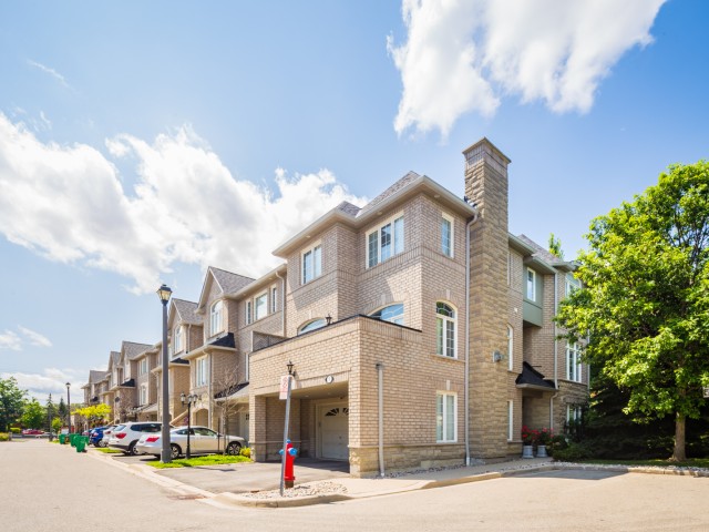 463 Bristol Road Townhouses photo