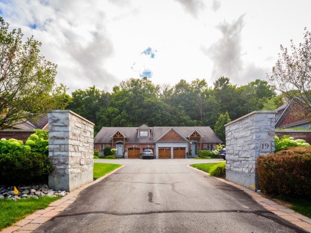 19 Reddington Drive Townhouses photo